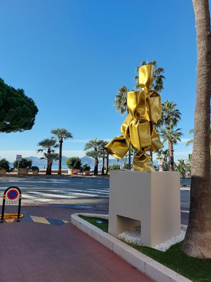 Croisette - Palais Miramar - Across The - Next To Carlton